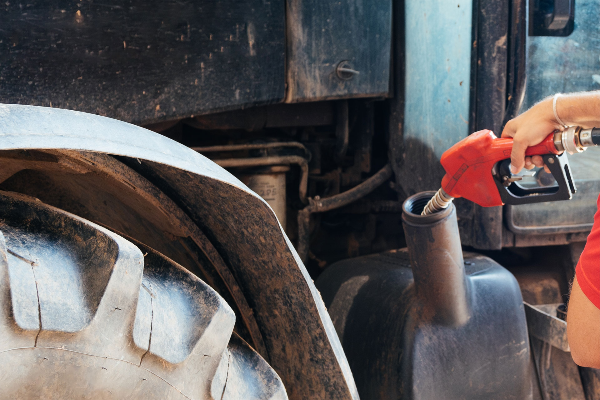 Traktor wird getankt