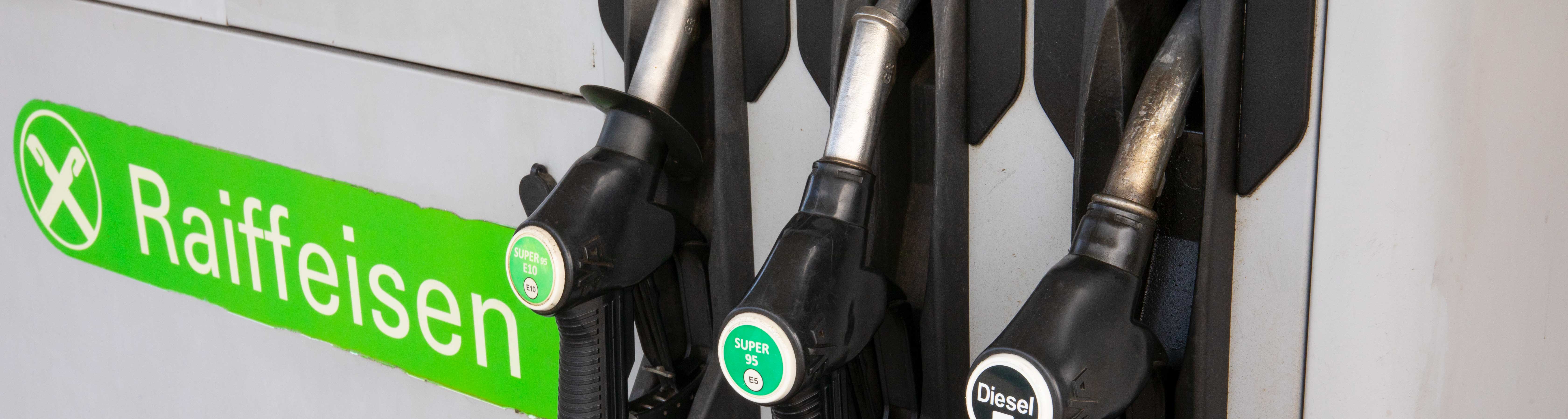 Tankstelle Zapfsäulen